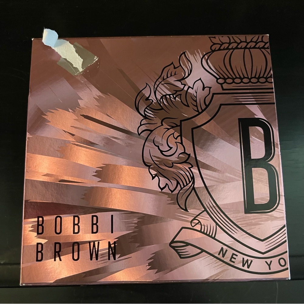Bobbi Brown Gift Box Spring 2025